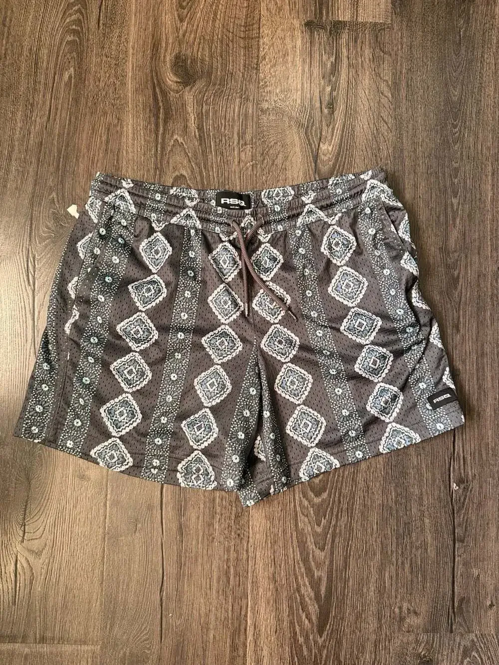 RSQ Men's Gray Geometric Mosaic Print Mesh Shorts